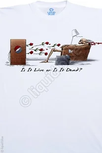 Состав футболки: высококлассный хлопок, окраска по технологиям, изображение, не теряющее яркость в течении трёх лет, капля вдохновения от Jerry Garcia.Футболки Grateful Dead уникальны.Винрарнейшая группа 20-го столетия, одна из легенд Вудстока стала идейным вдохновителем первых хакеров, дэдхэдов. Сейчас эти люди- владельцы хай-тек корпораций, основоположники новых направлений в музыке, культуре, бизнесе, которых объединяет одно: они самые передовые. Под музыку Grateful Dead был создан первый Apple, футболки GD носили те, кто открыл первый форум в интернете. Одев футболку вы говорите миру: даже если я стою на месте, я буду впереди других, я выделяюсь из массы, я - дедхэд.Футболка - ЯД!